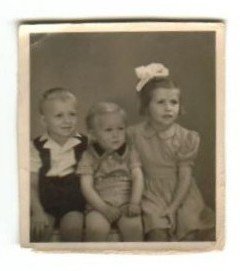 Pentti, Erkki och Aili Sorsa år 1945